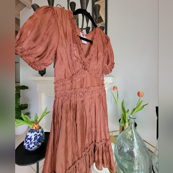 NWOT HEART❤️HEELS Silky Copper Dress with an iridescent shine✨️ - Picture 5 of 10